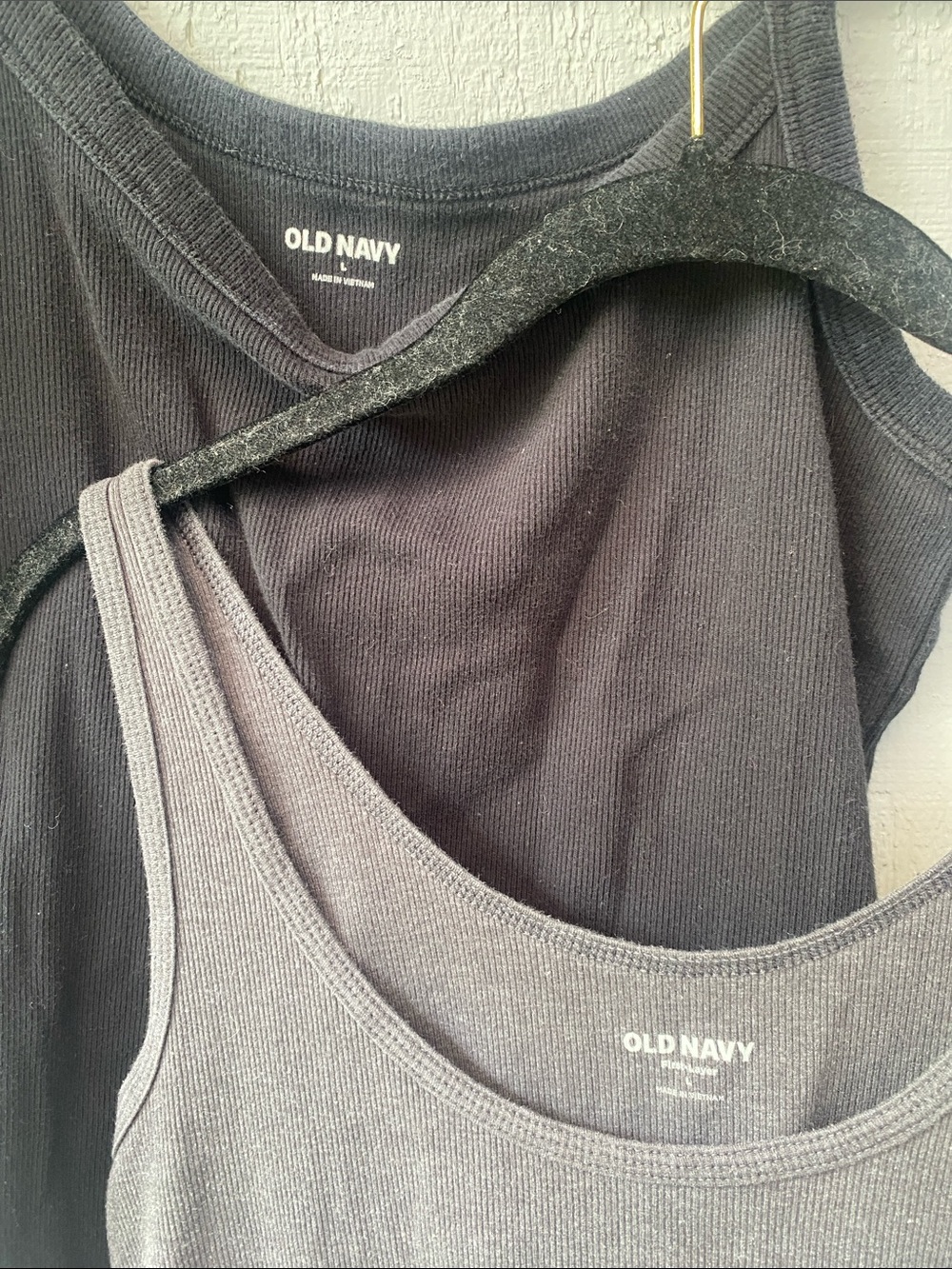 Old Navy Women’s Black and Charcoal Tank Top Set - Picture 2 of 2